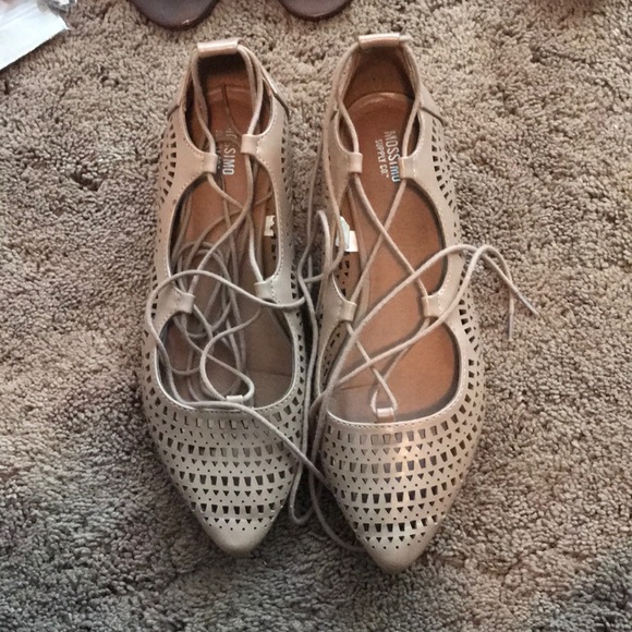 Shoes - Flats Shoes - Flats